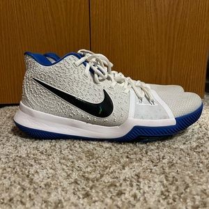 Mens 11 Nike Kyrie 3 “Duke”